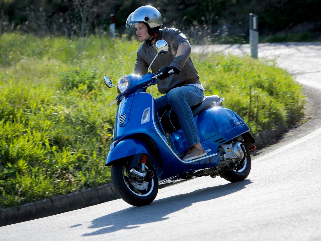 Фото скутера Vespa GTS Super 300 ie ABS